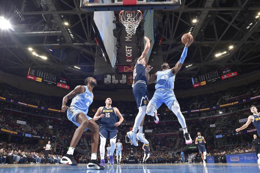 连续三年M 连续三年M