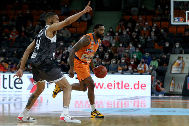 但多线作战 但多线作战